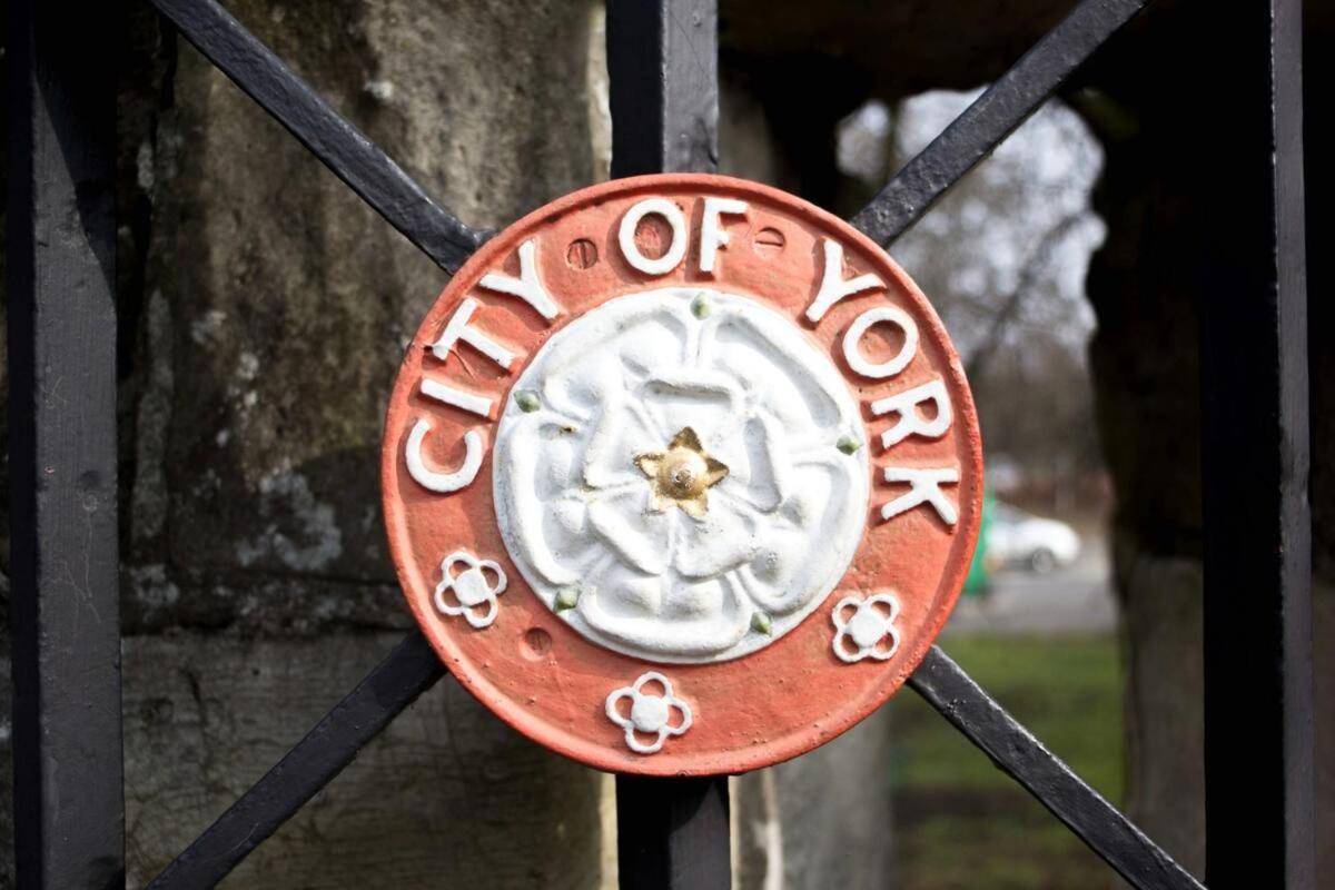 Stylish Flat Near The City Centre - Pass The Keys York Bagian luar foto