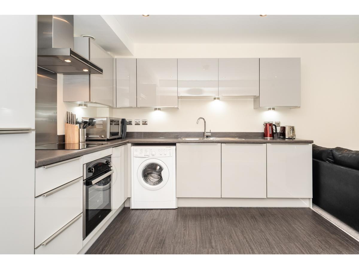 Stylish Flat Near The City Centre - Pass The Keys Apartment York Bagian luar foto