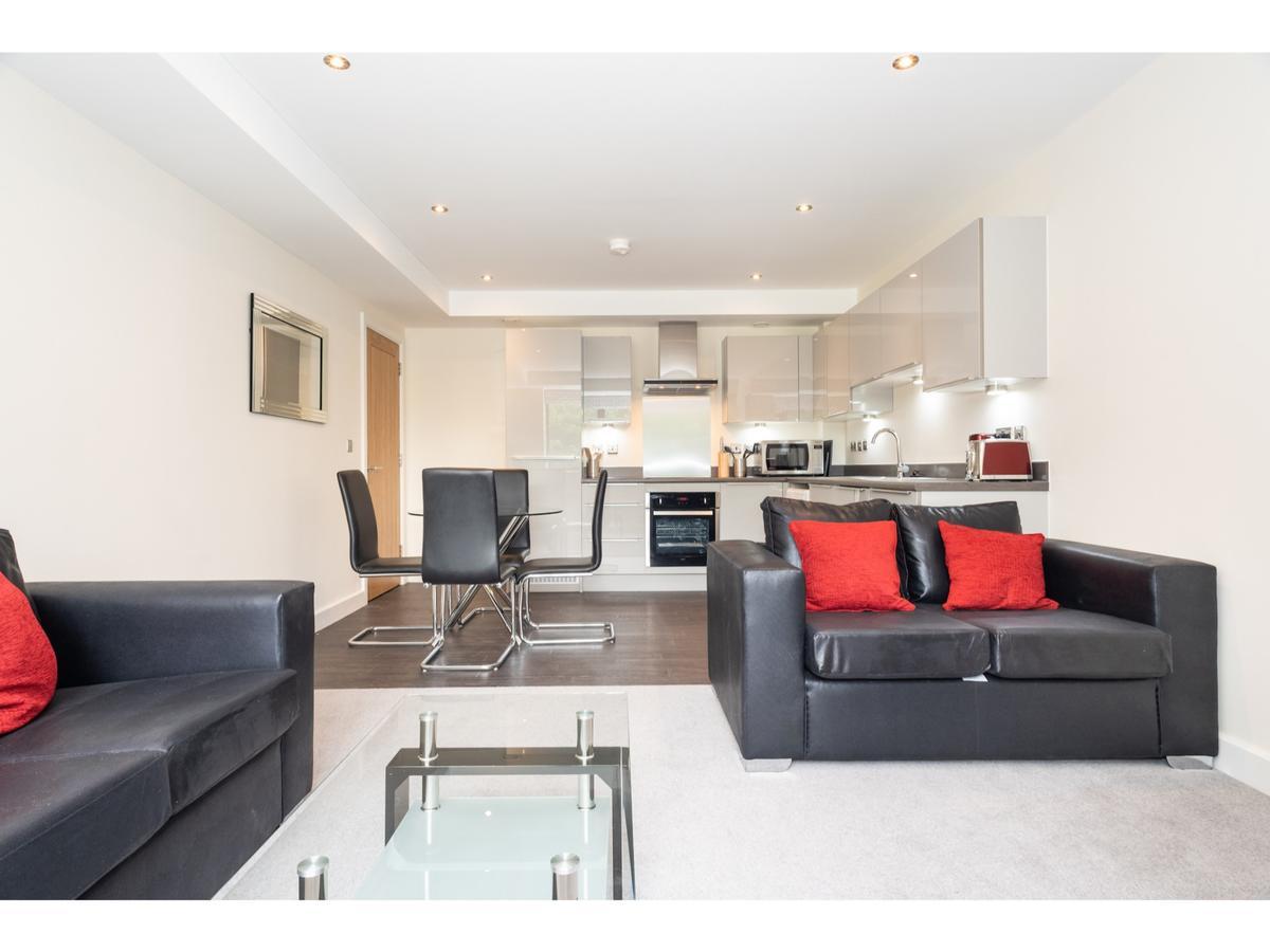 Stylish Flat Near The City Centre - Pass The Keys Apartment York Bagian luar foto