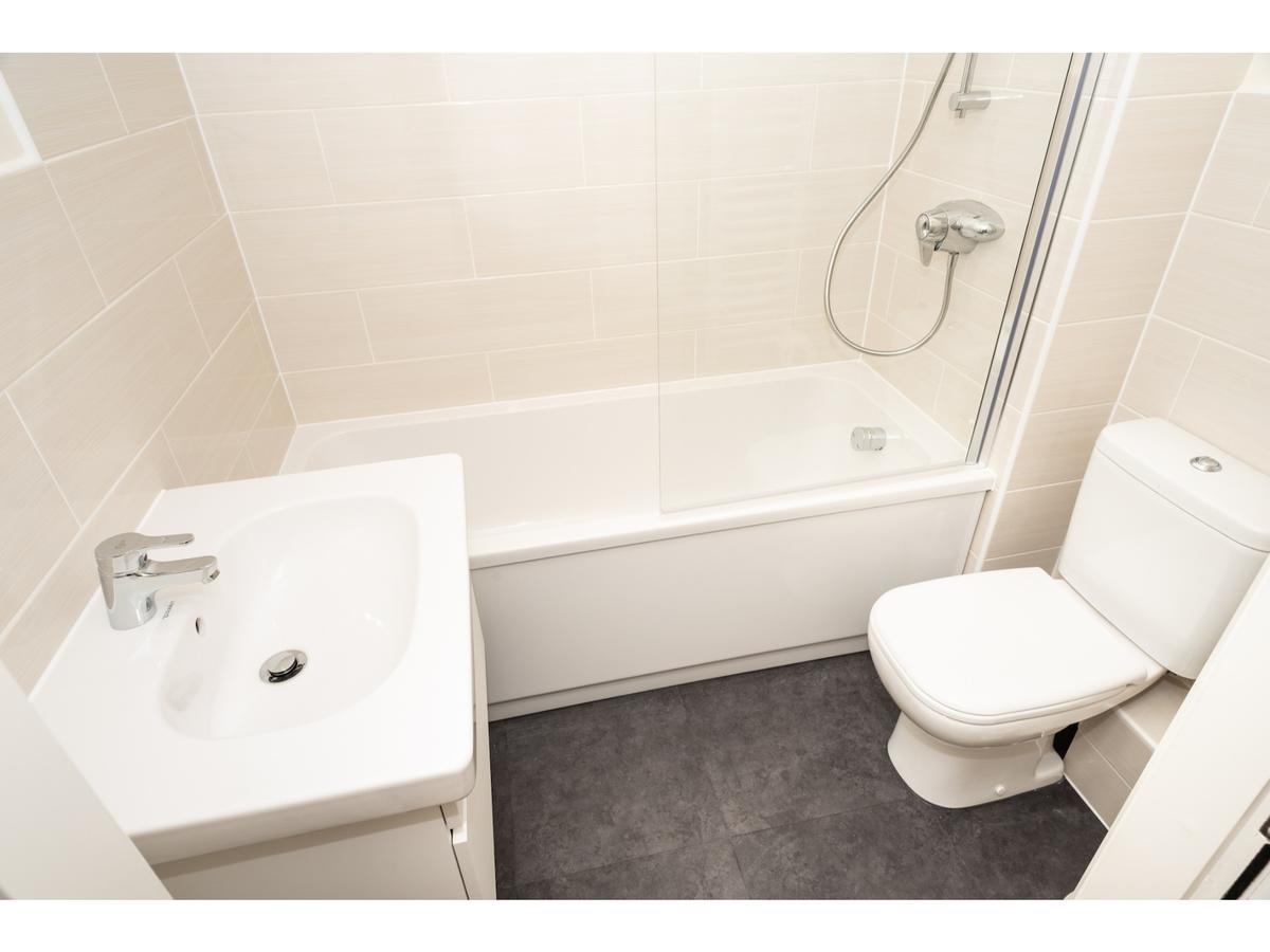 Stylish Flat Near The City Centre - Pass The Keys Apartment York Bagian luar foto