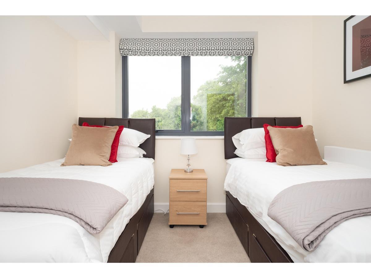 Stylish Flat Near The City Centre - Pass The Keys York Bagian luar foto