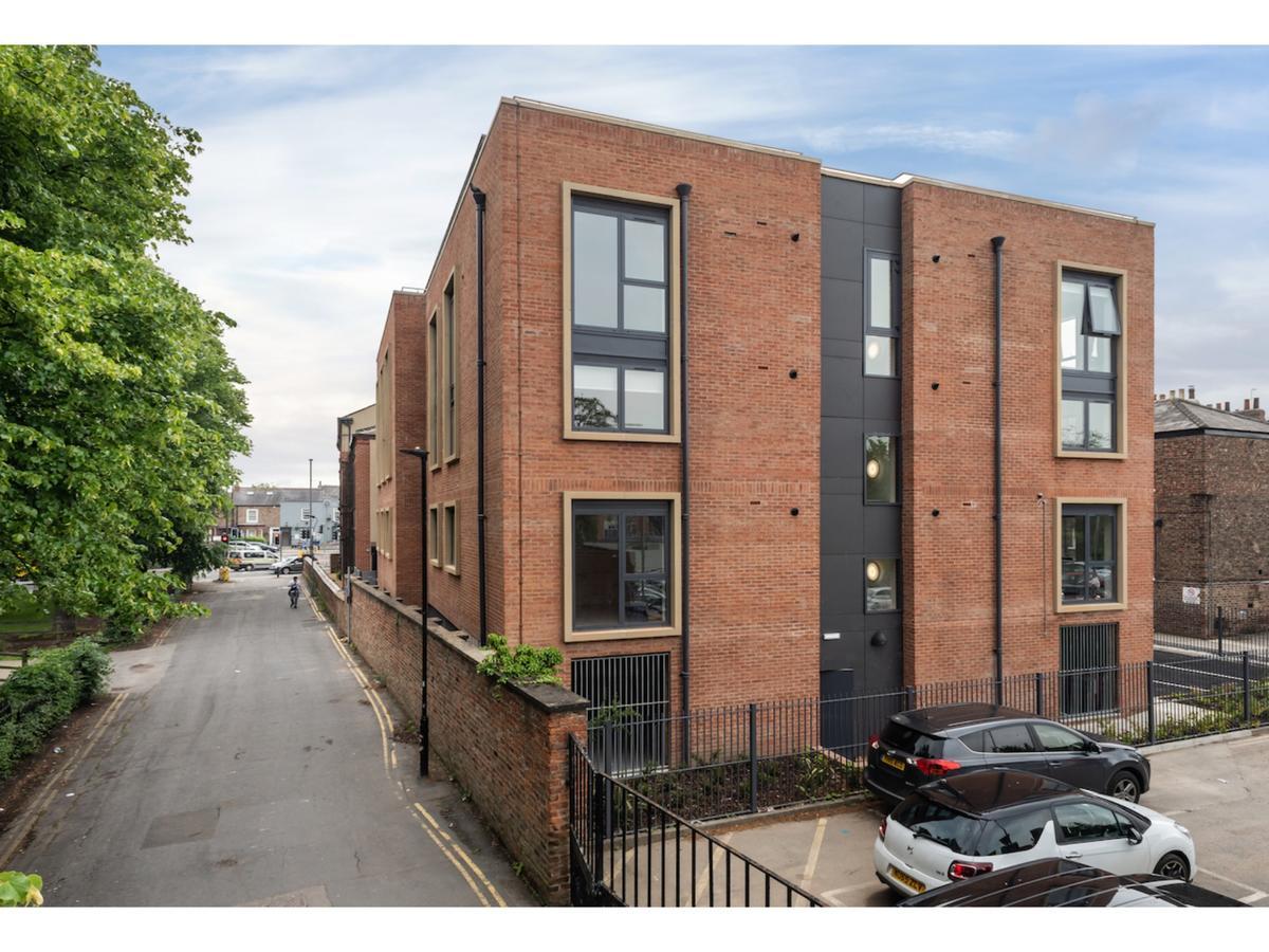 Stylish Flat Near The City Centre - Pass The Keys York Bagian luar foto
