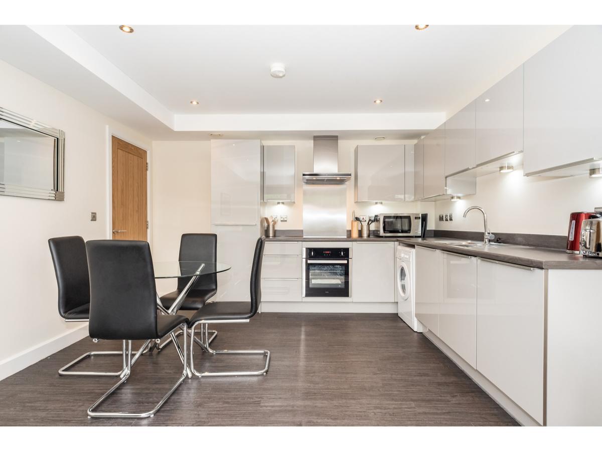 Stylish Flat Near The City Centre - Pass The Keys York Bagian luar foto